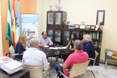El alcalde de La Algaba exige que se adopten medidas para evitar los malos olores del municipio generados por diversas empresas